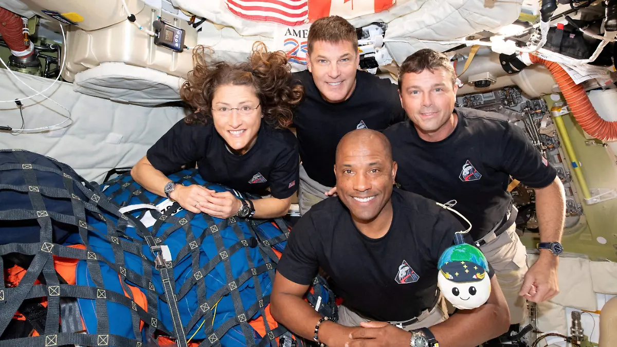 2026-04-09T025820Z_1357165169_RC2MKKA76WE2_RTRMADP_3_SPACE-MOON-ARTEMIS