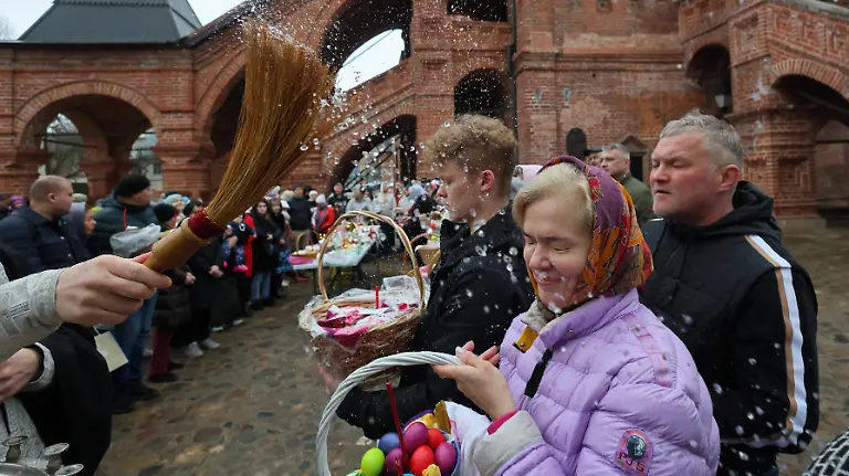 2026-04-11T133456Z_1430504788_RC2YMKANI07R_RTRMADP_3_RELIGION-EASTER-ORTHODOX-MOSCOW