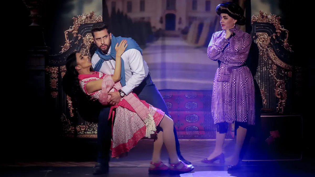 Obra de teatro “ No es otra tonta telenovela mexicana”. (3)