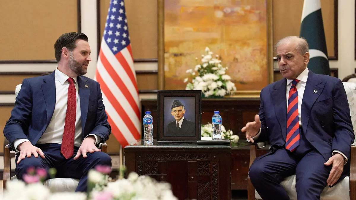 AFP__20260411__A7GU2EM__v1__HighRes__PakistanUsWarIranIsrael