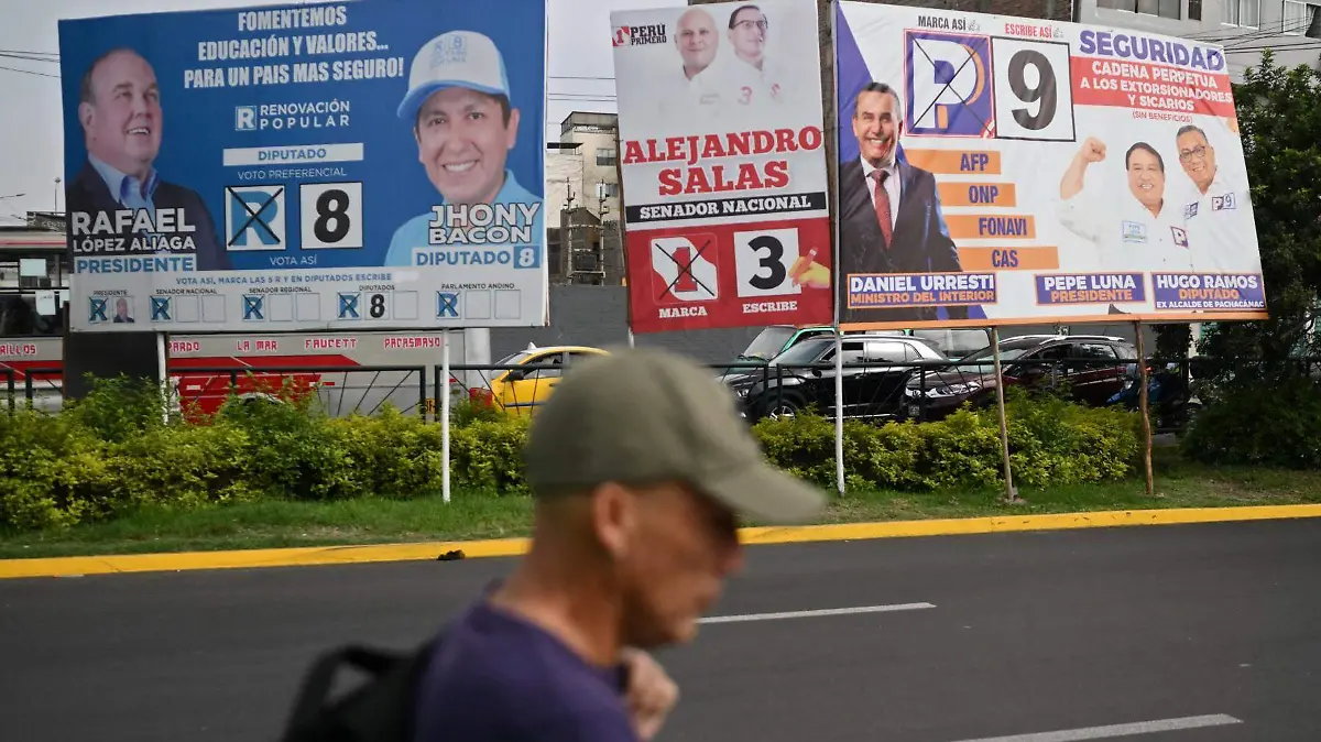 AFP__20260411__A7GU89U__v1__MidRes__PeruElectionPropaganda