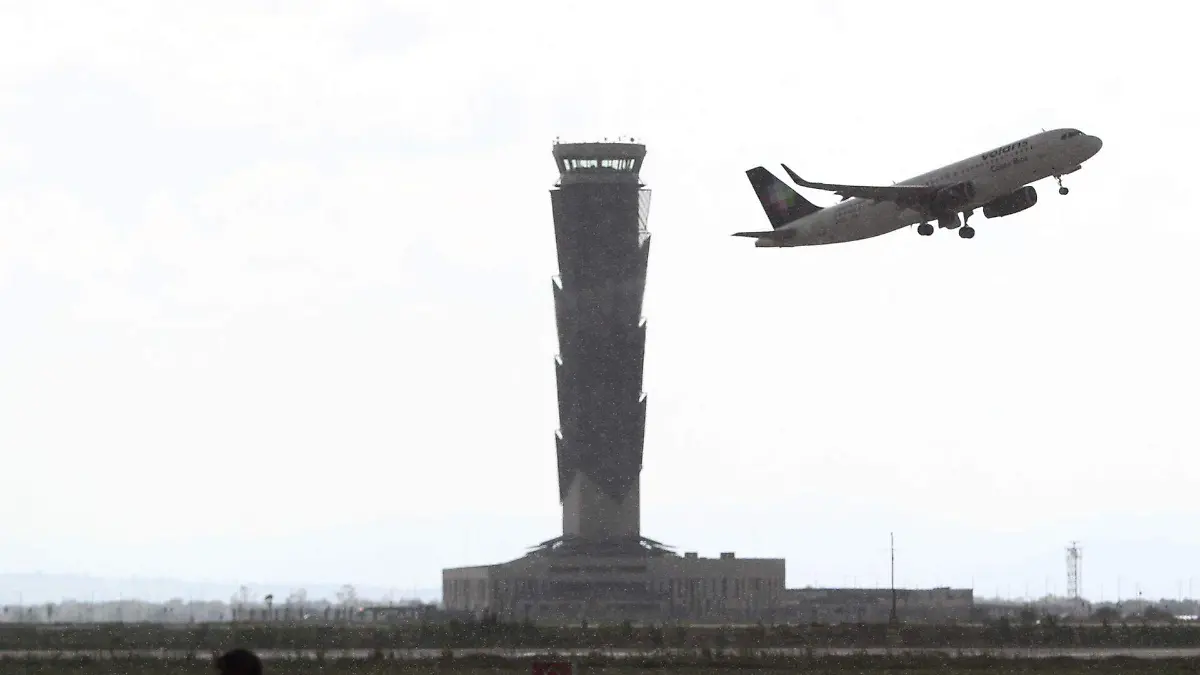 886890_Arribo aviones Santa Lucía_web (1)