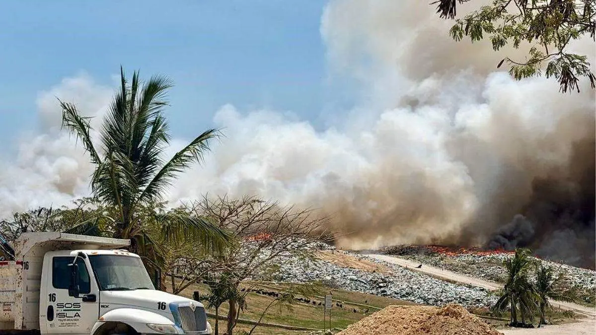 Incendio en relleno sanitario de Campeche 2