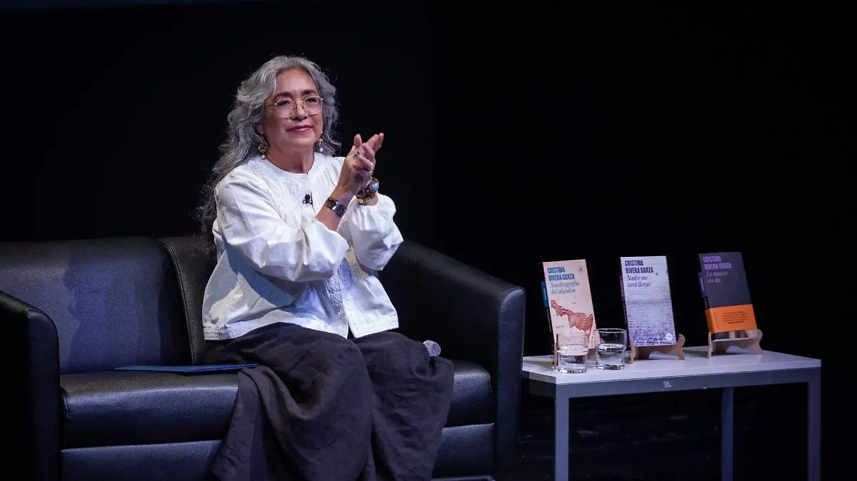 1077448_Cristina Rivera Garza Conferencia UNAM_web