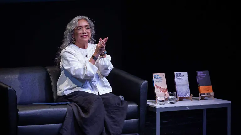 1077448_Cristina Rivera Garza Conferencia UNAM_web