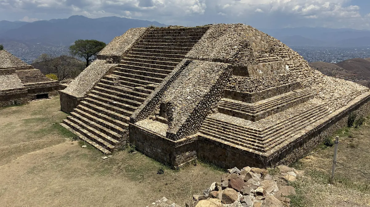 Monte Albán en imágenes
