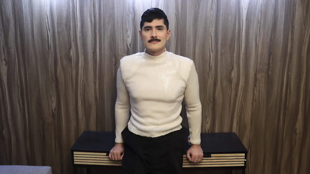 04 INT CHICA_CITA TEXTUAL_Juan Oyervides-34_Adrián Vázquez