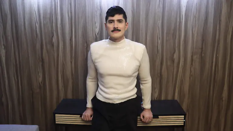 04 INT CHICA_CITA TEXTUAL_Juan Oyervides-34_Adrián Vázquez