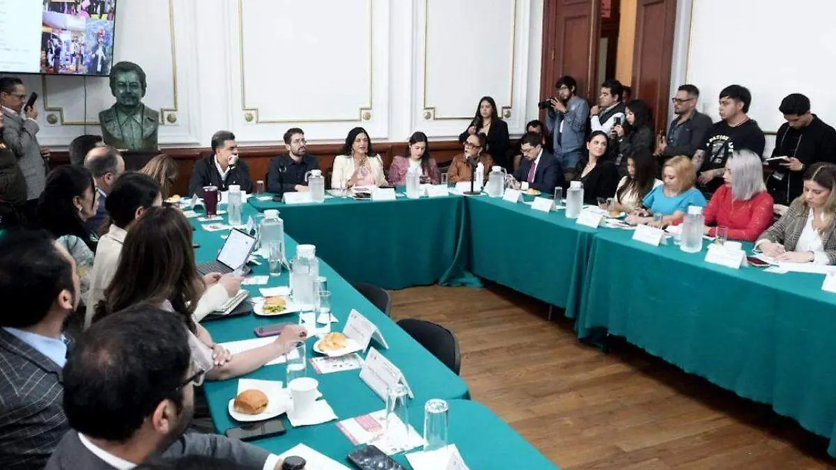 Congreso CDMX reunión con Alejandra Frausto, secretaria de Turismo.