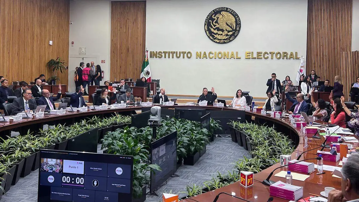 INE-SESION-PLURINOMINALES-ivonne rodriguez (3)