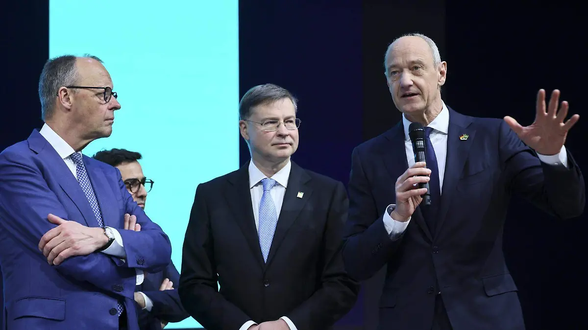 62e4a8bc2a07a91a44212227b42bb1e3b3ac79few