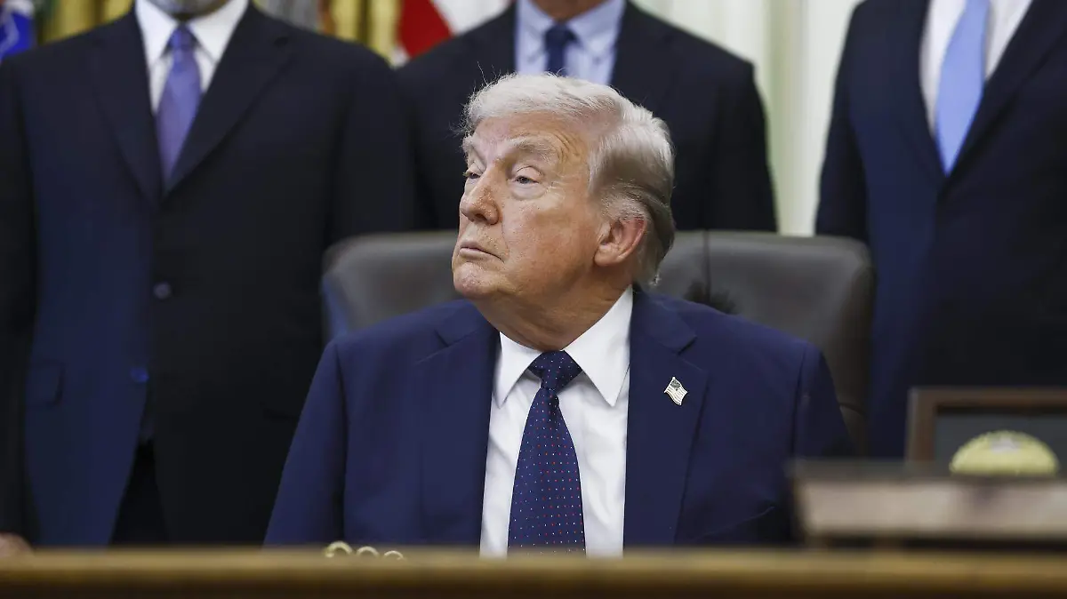 bb7e45563cb5cf55bbcfce8317081ba52b24d88bw