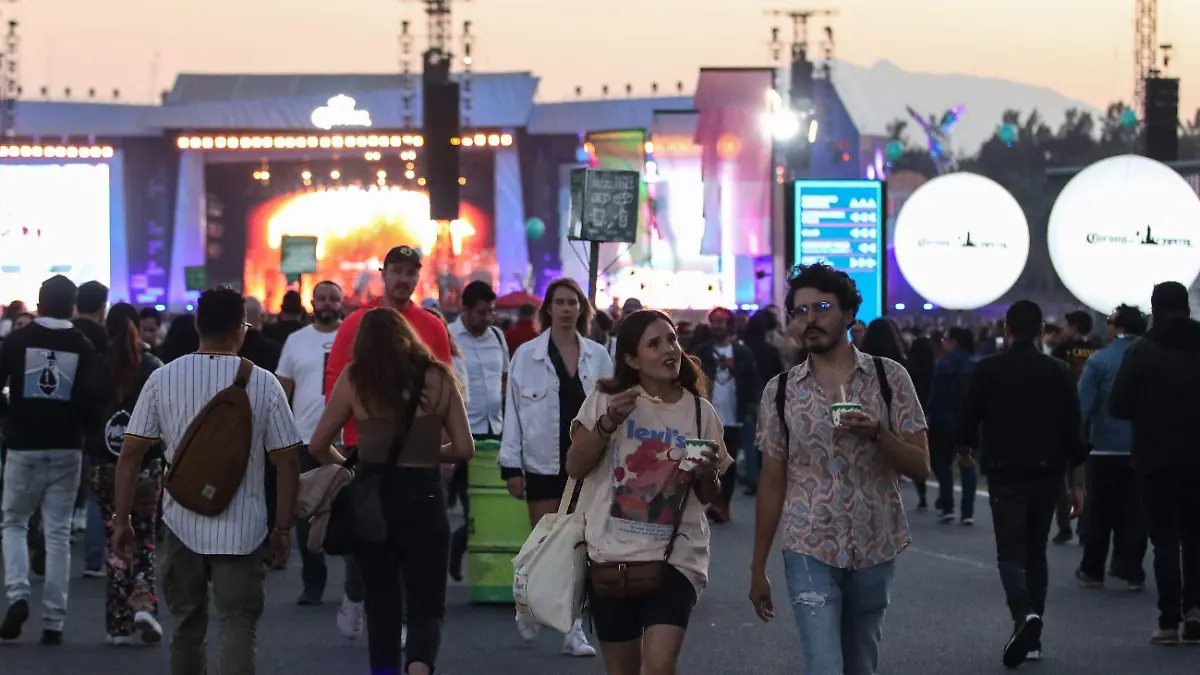 956969_Asistentes Corona capital 2023_impreso