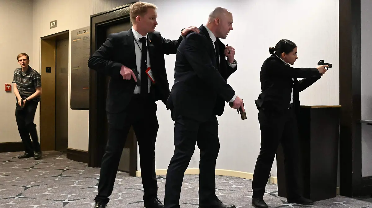 AFP__20260426__A8YW84H__v1__HighRes__WhiteHouseCorrespondentsAssociationDinner