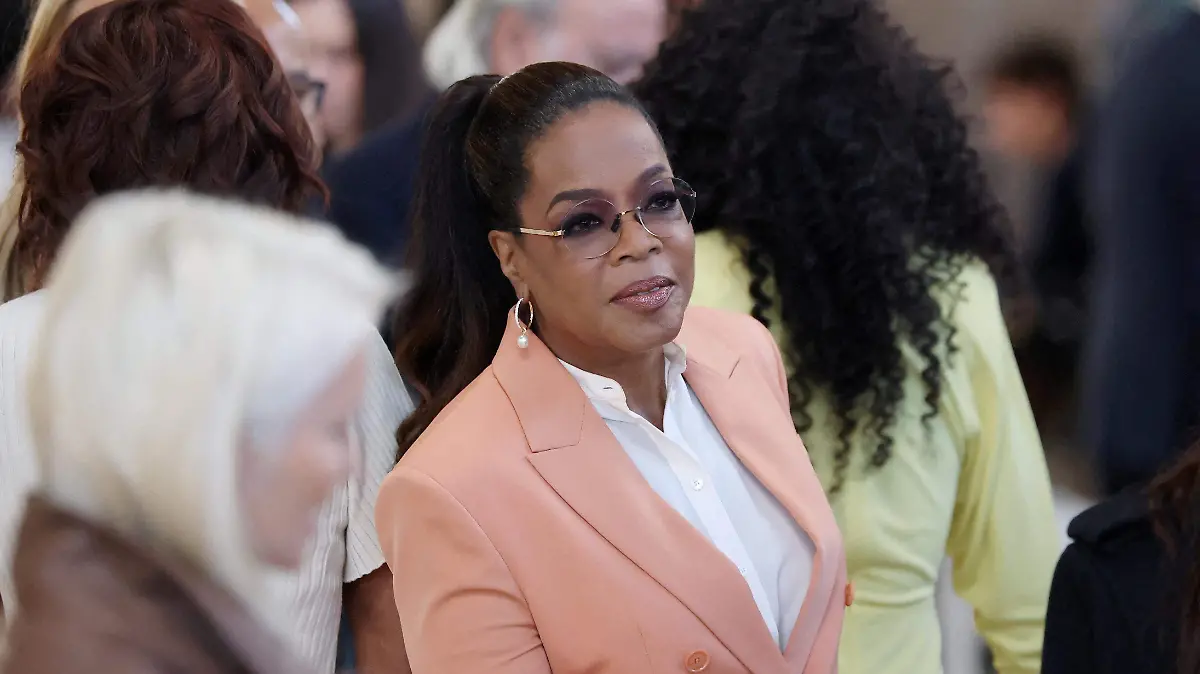 2026-04-27T163503Z_1643393399_RC2QXJA9ZW1H_RTRMADP_3_AMAZON-COM-OPRAH