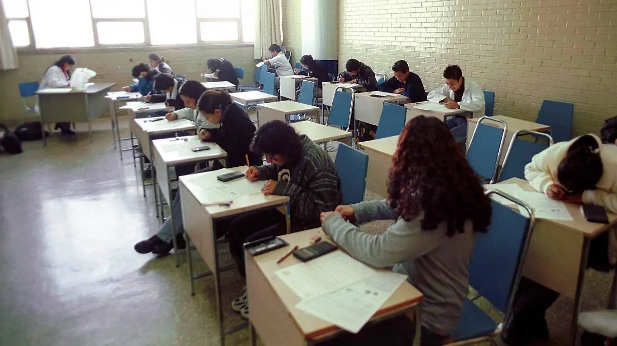 9825_UNAM, Clases, Salon,_web