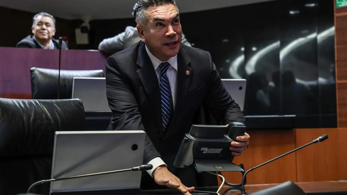 6230459-Alejandro Moreno Alito PRI senado (2)