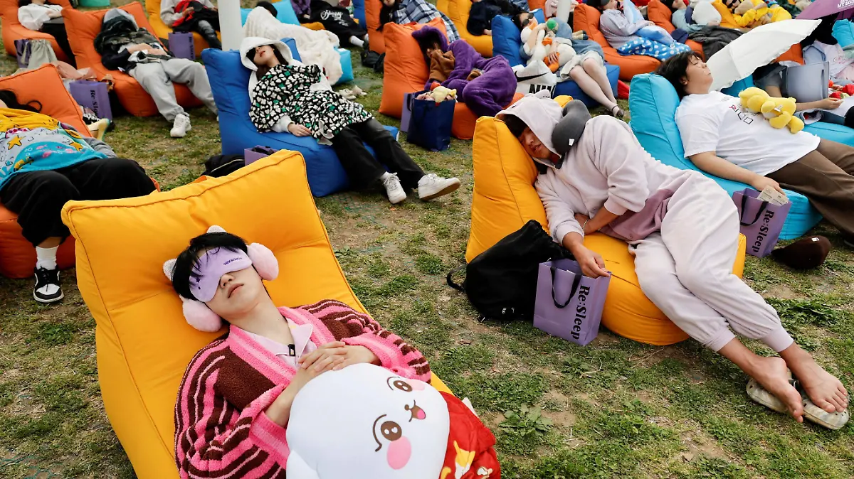 2026-05-02T103307Z_394562311_RC2U0LAUZKHI_RTRMADP_3_SOUTHKOREA-SLEEP