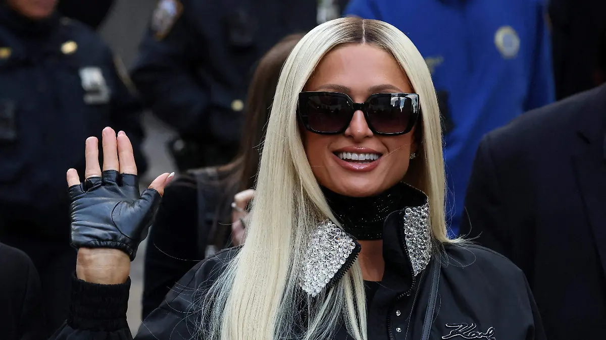 PARIS HILTON 