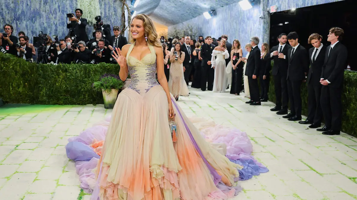2026-05-05T013429Z_1272528408_HP1EM5504DEOX_RTRMADP_3_USA-MET-BALL