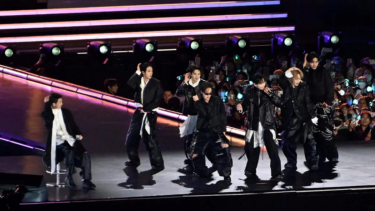2026-04-17T072657Z_1396718965_RC2Z8KAVHCW9_RTRMADP_3_MUSIC-SOUTHKOREA-KPOP