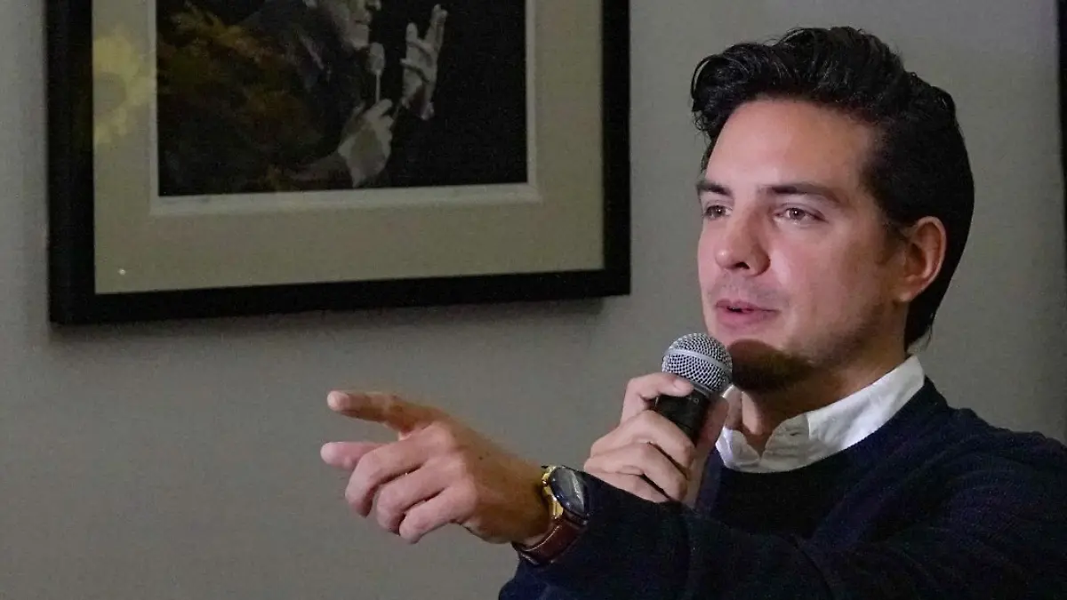 Vadhir Derbez