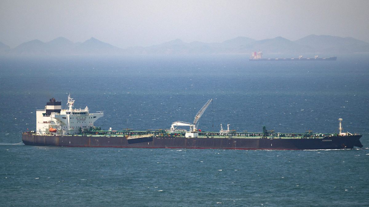 MISIL DE EU GOLPEA PETROLERO EN EL GOLFO
