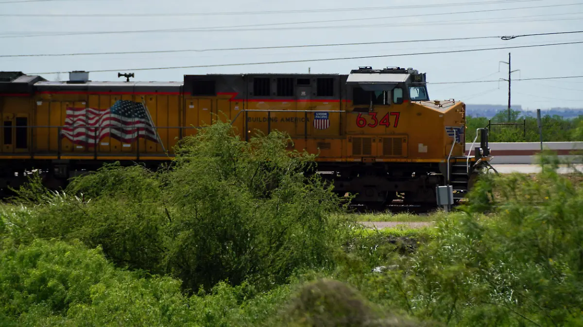 2026-05-11T210019Z_1510603277_RC287LAQMP92_RTRMADP_3_USA-TEXAS-TRAIN-DEATHS