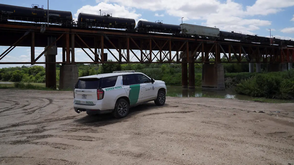 2026-05-11T174027Z_1700429823_RC257LA465NI_RTRMADP_3_USA-TEXAS-TRAIN-DEATHS
