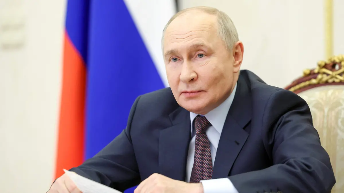 2026-04-23T143010Z_819454113_RC21VKABM8GQ_RTRMADP_3_RUSSIA-PUTIN