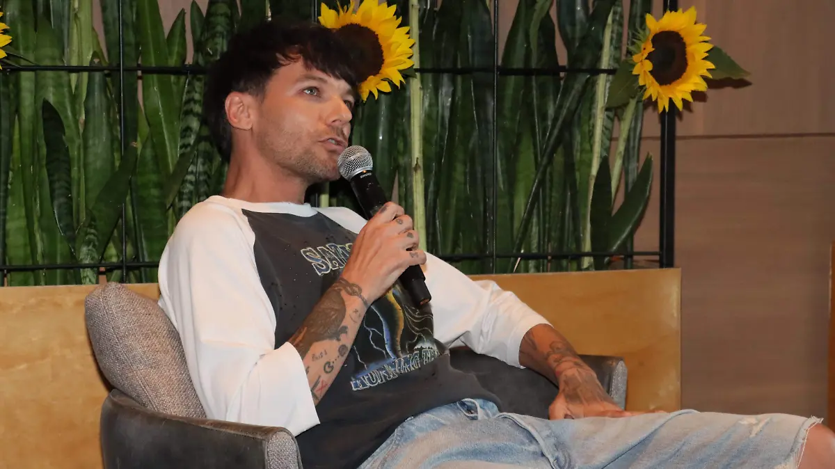 LOUIS TOMLISON-11
