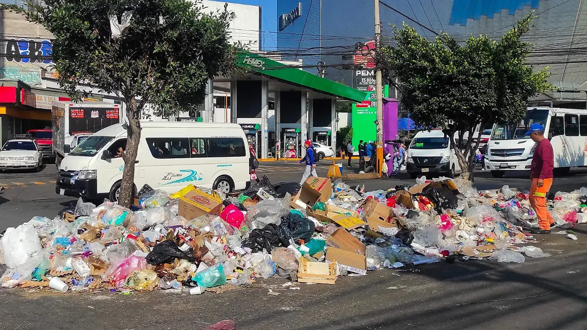 1077718_Muchas basura en el toreo_impreso