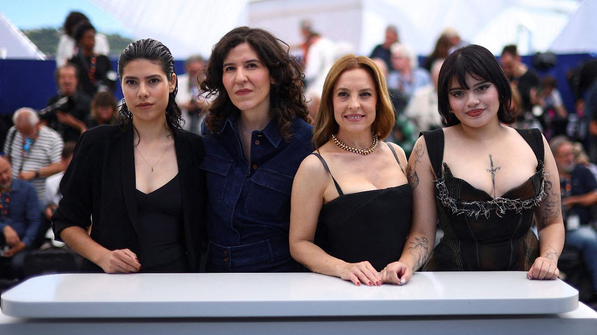 Marina de Tavira brilla en Cannes con premio al elenco de filme mexicano