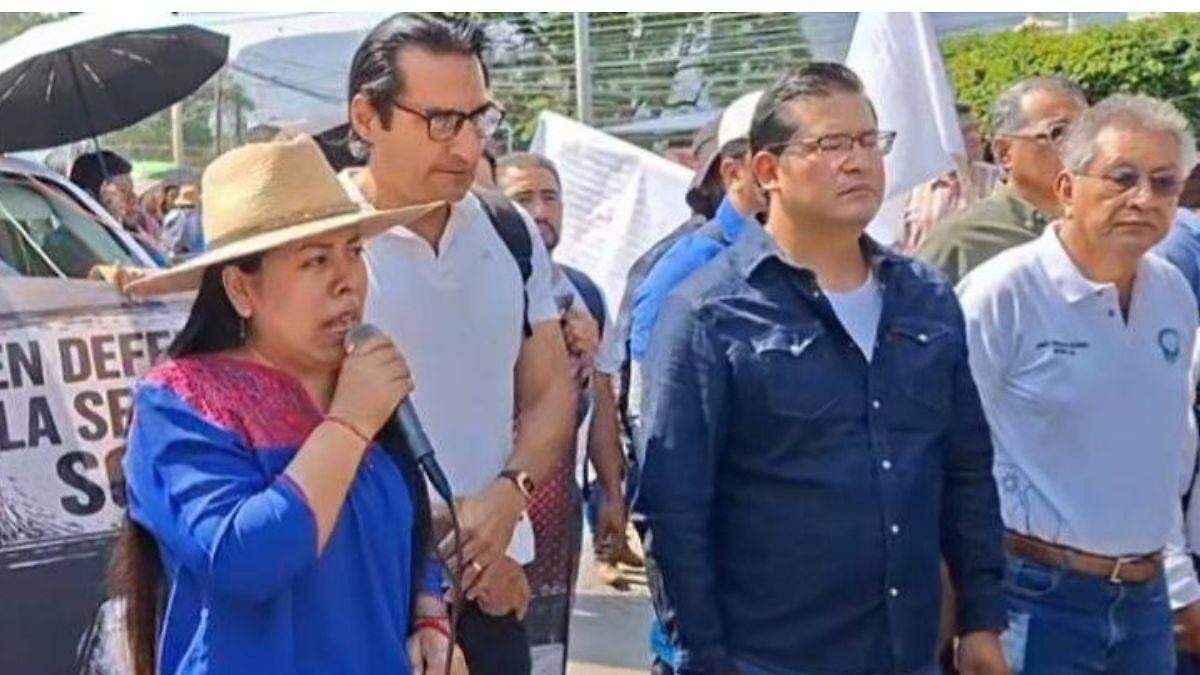 CNTE EXIGE CÁRCEL PARA ALCALDE TRAS ATAQUE ARMADO A MAESTROS