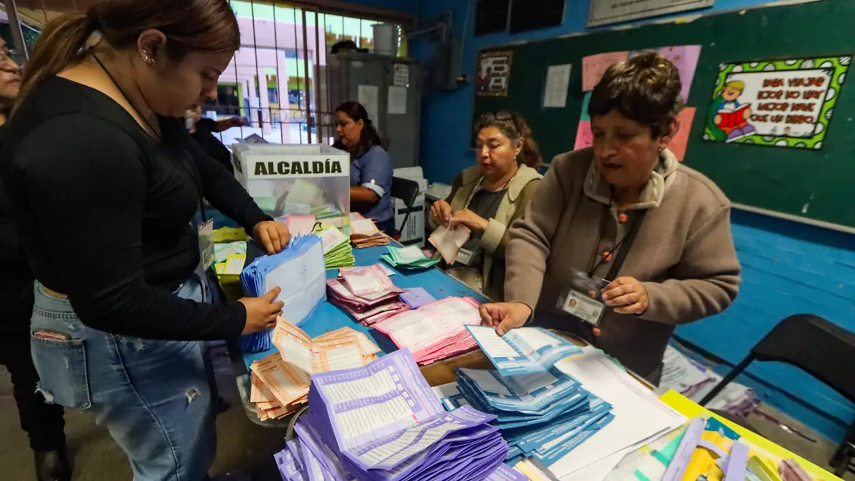 CIERRE Y CONTEO VOTACIONES DEL PODER JUDICIAL romina solis