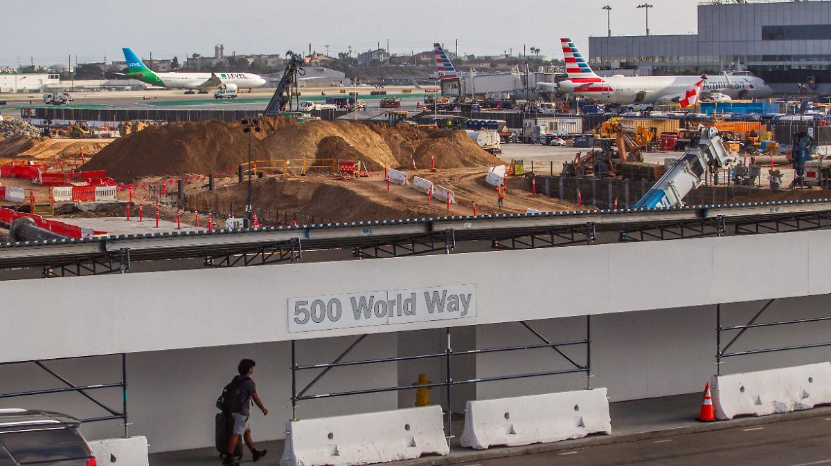 Aeropuerto de Los Ángeles enfrenta caos logístico a días del Mundial 2026