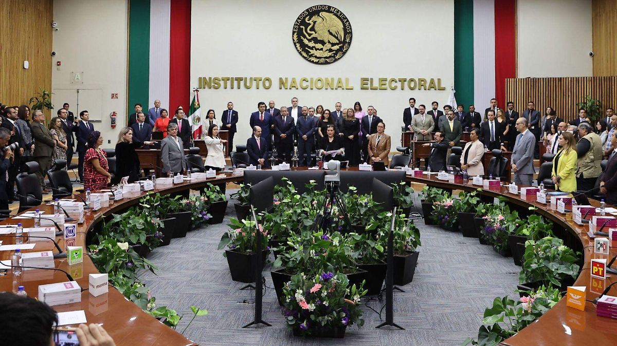 INE pospone reglas para actos anticipados de 2027 por falta de consenso