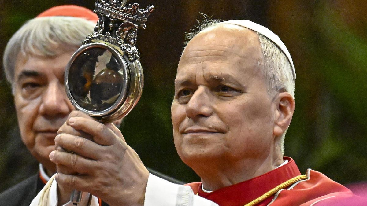 EL PAPA ADVIERTE: ¡LA IA NOS CONVIERTE EN TECNOFASCISTAS!