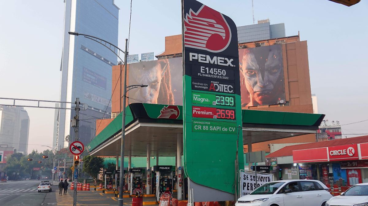 PEMEX AHOGADO: GOBIERNO NO LO SALVA