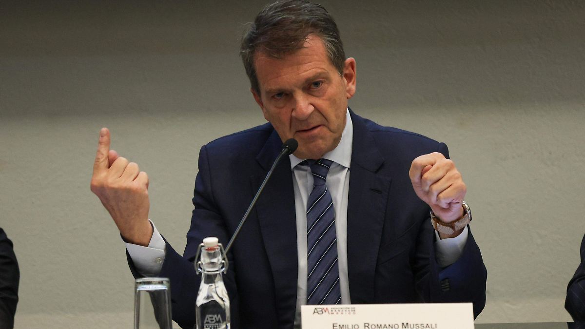 BANCOS DESCARTAN COLAPSO; PIDEN ACELERAR MEDIDAS