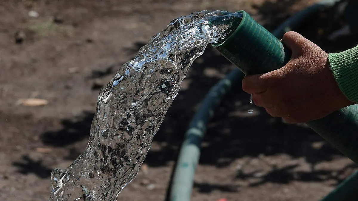 968031_Suministro botes agua alcaldía Iztapalapa_web