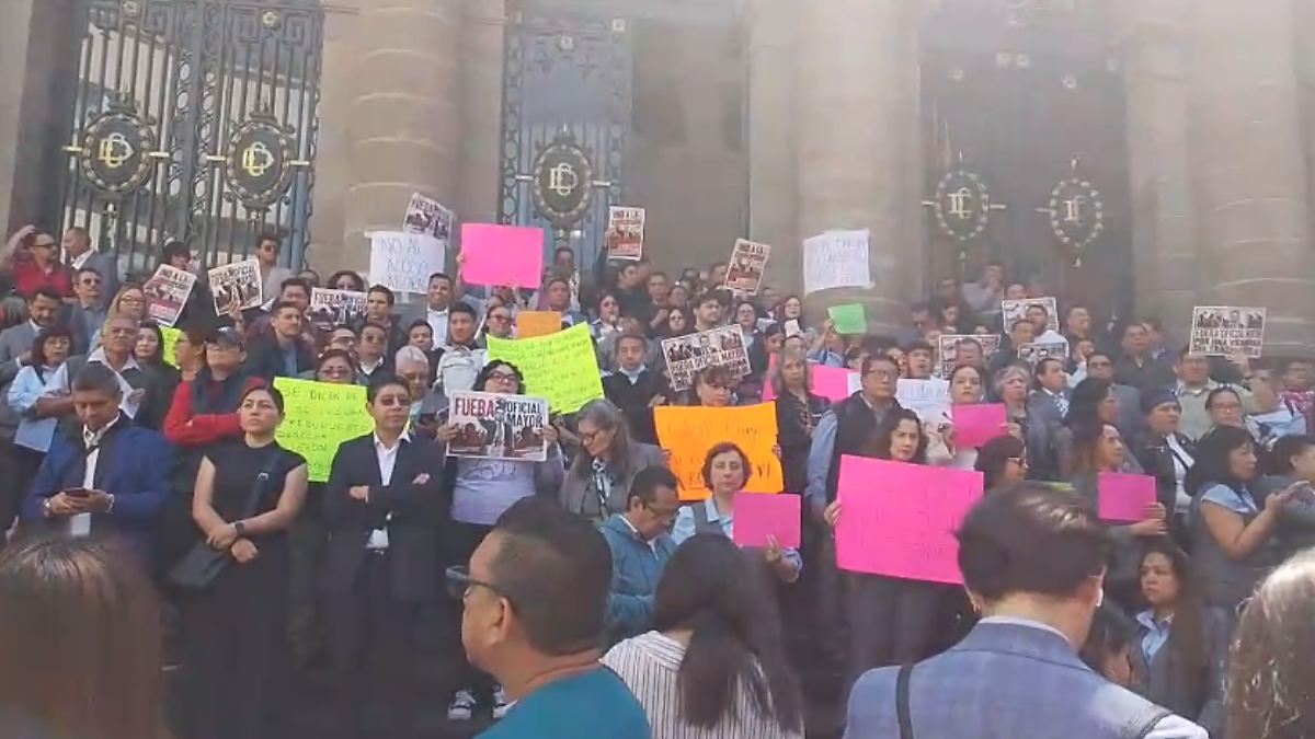 ¡CAOS EN EL CONGRESO! TRABAJADORES TOMA INSTALACIONES