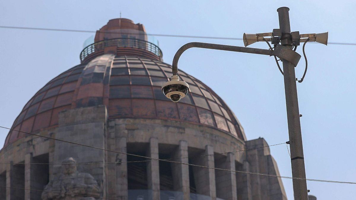EMPRESARIOS SE BLINDAN: CÁMARAS PRIVADAS AL C5