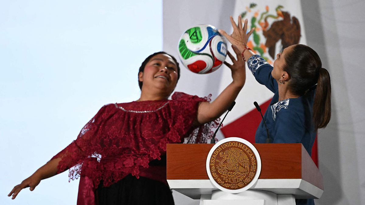 DE LA POESÍA NÁHUATL AL MUNDIAL: LA JOVEN QUE CONQUISTÓ A SHEINBAUM