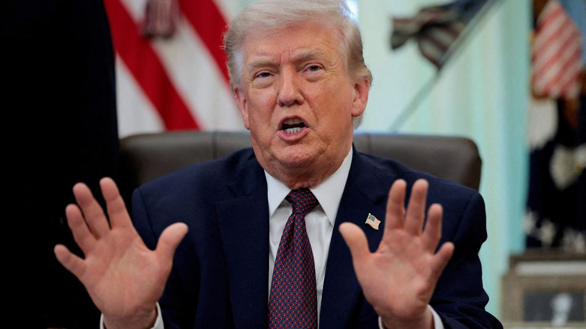 ¡TRUMP SE ROBA EL ANIVERSARIO DE EU!