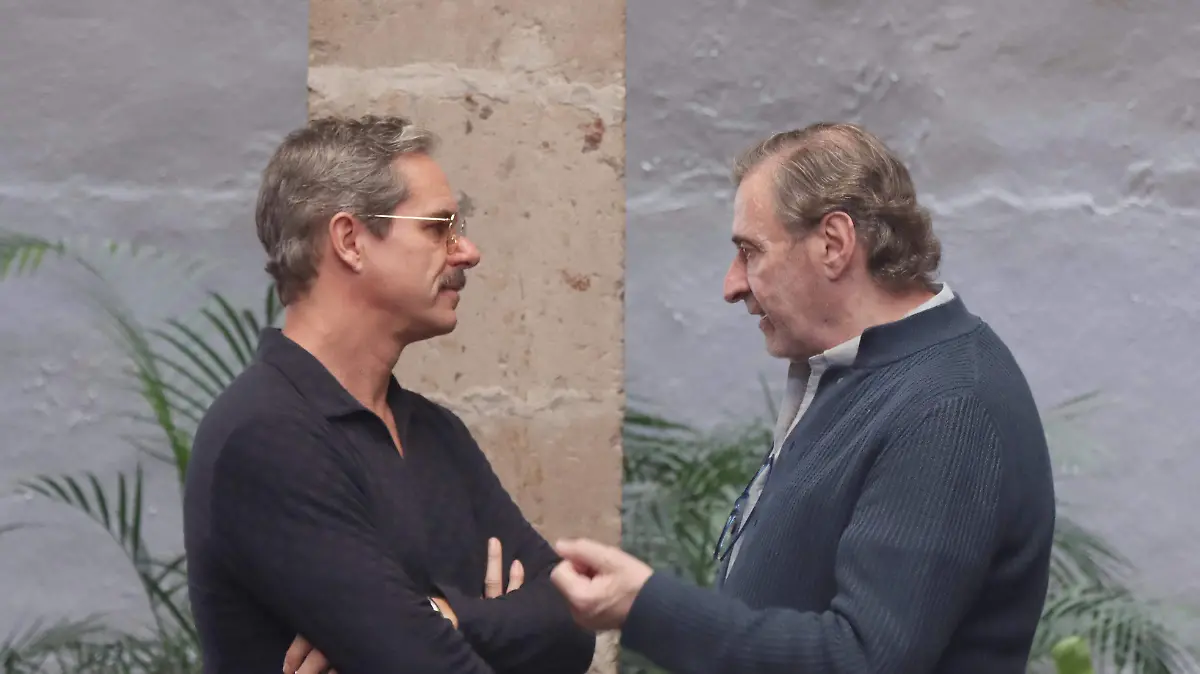 Tony Dalton y Morris Gilbert (26)