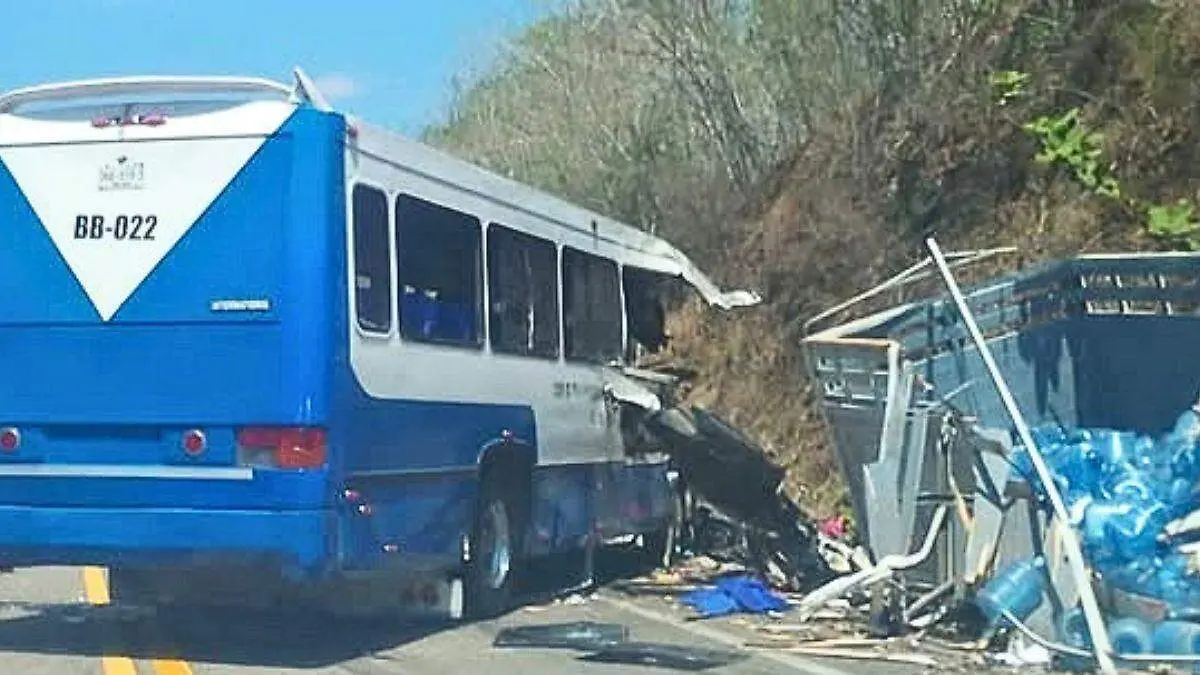 Choque en Huatulco (1)