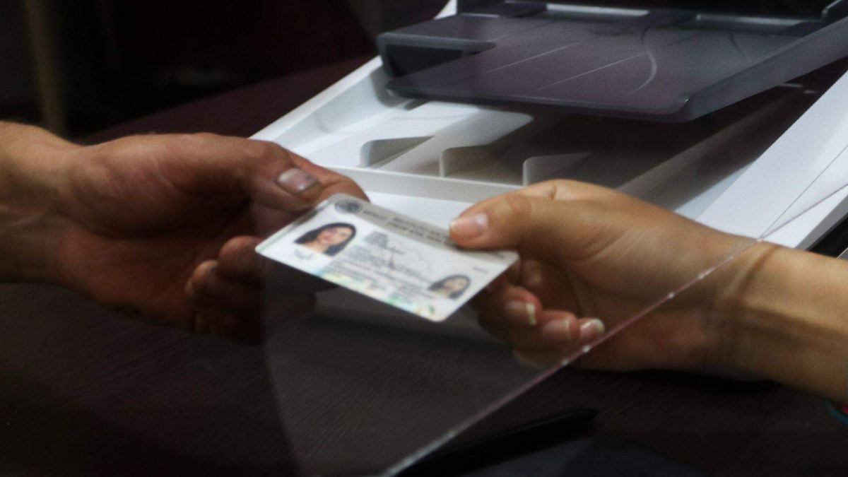 INE LANZA NUEVA CREDENCIAL PARA FRENAR FRAUDES