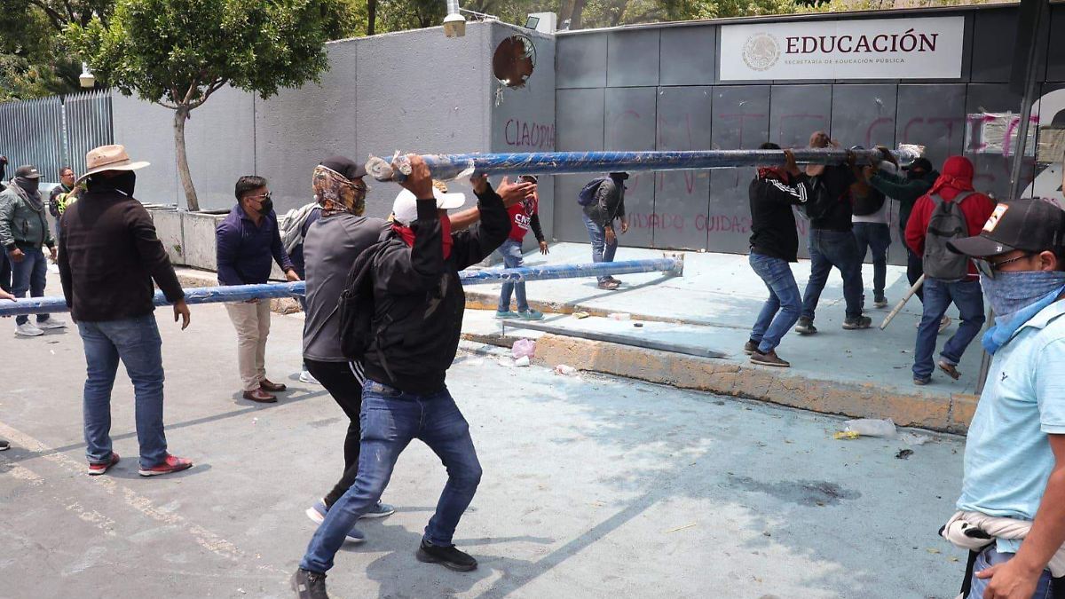CNTE DESATA CAOS: TRES DÉCADAS DE DESTRUCCIÓN EN LA CDMX