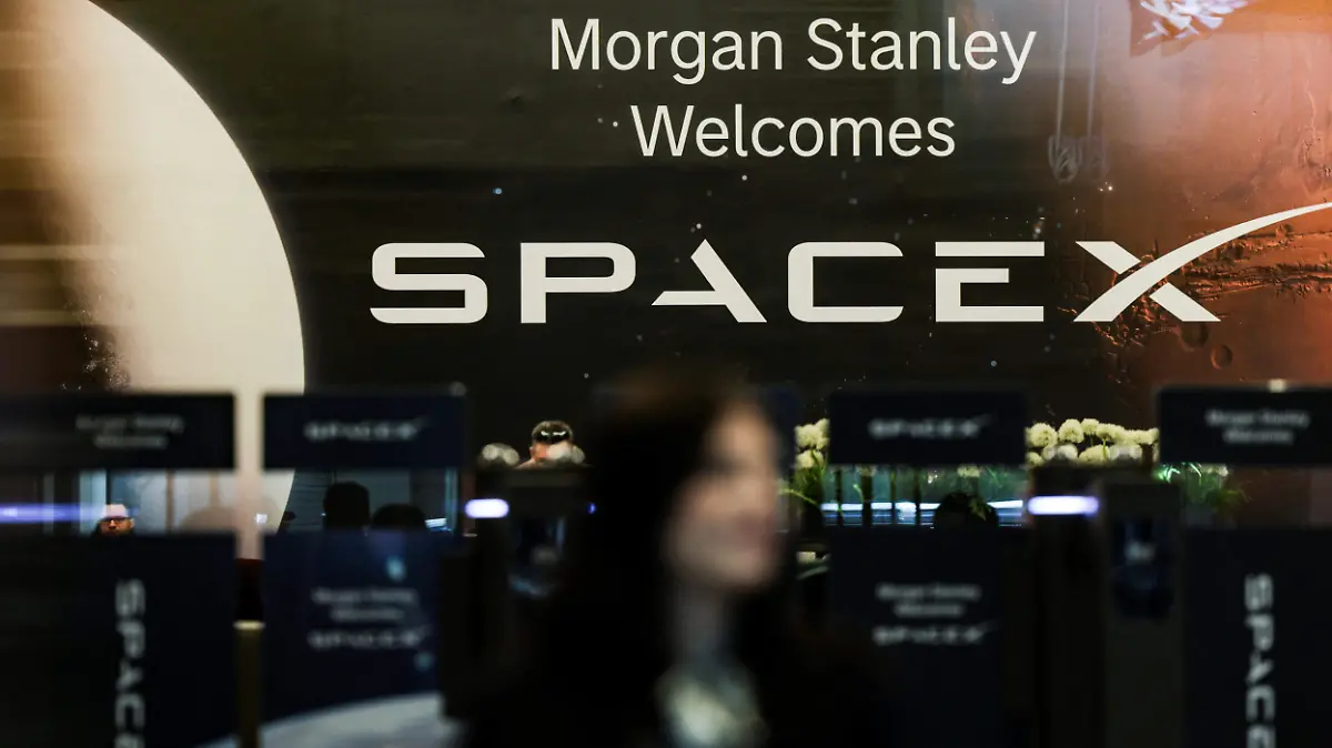 2026-06-04T153359Z_1507239523_RC23NLAO1QTY_RTRMADP_3_SPACEX-IPO-ROADSHOW